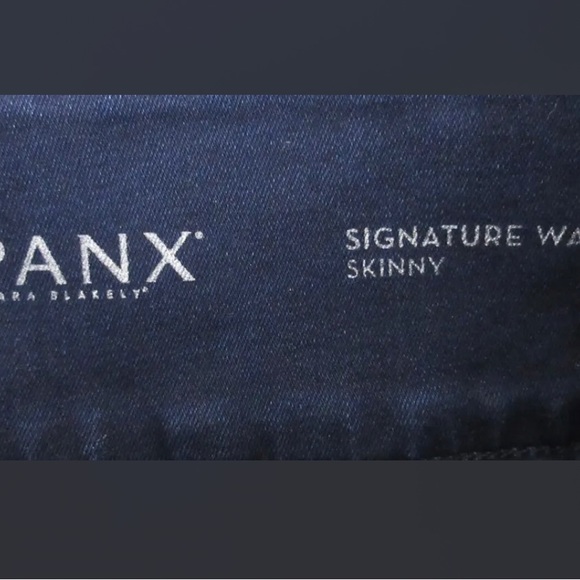 NWT SPANX Signature Waist Skinny Jeans. Size 28. - Picture 6 of 9